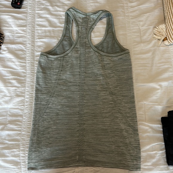 Lululemon Swiftley Tech Tank - Picture 2 of 5